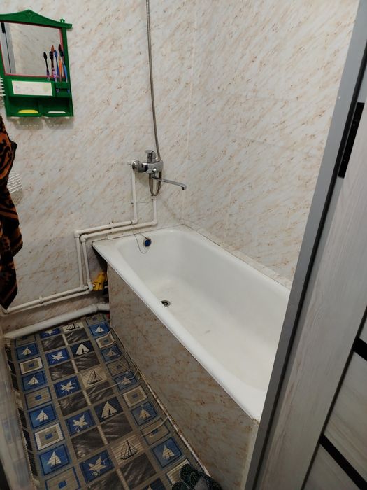 Srochniy uy sotiladi.