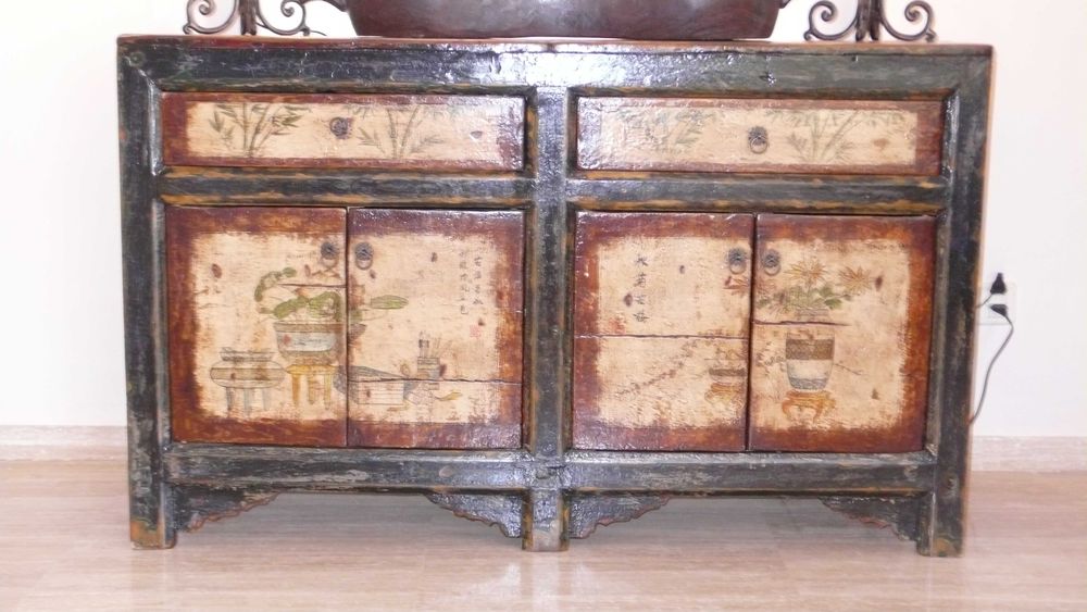 Mobila veche lemn masiv stil asiatic pictate manual. Comoda cufere