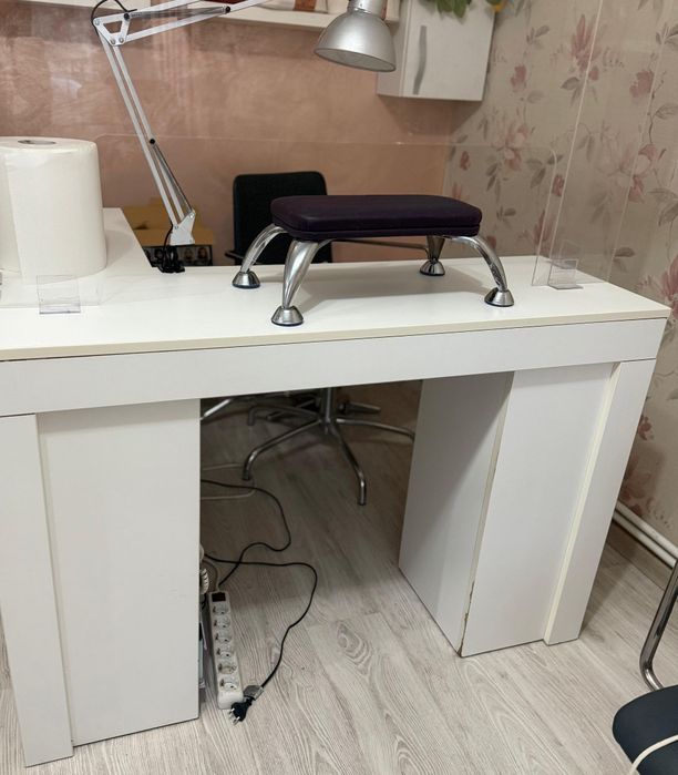 Masa pentru manichiura dulap depozitare cub