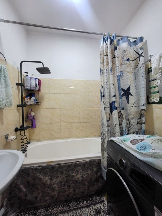 Прадажа. Срочна . Яенги хает. Спутник 16.