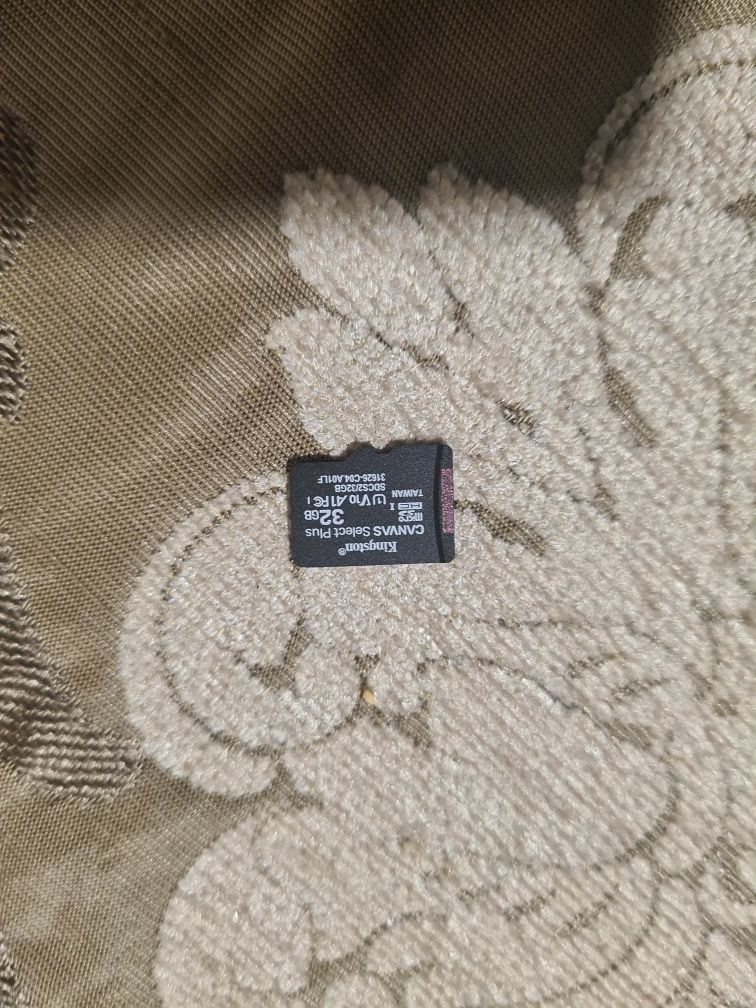 Micro SD 32 GB .