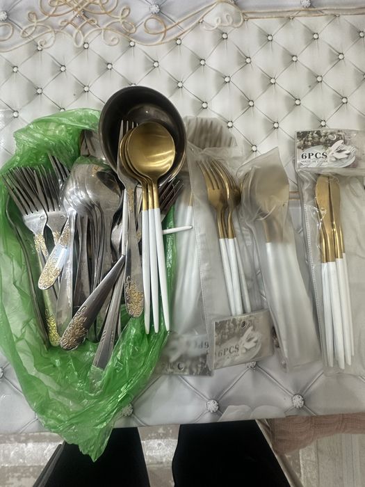 Продам ложки вилки ножи