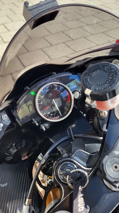 Yamaha R6 2008 – Putere, precizie și pasiune pe două roți!