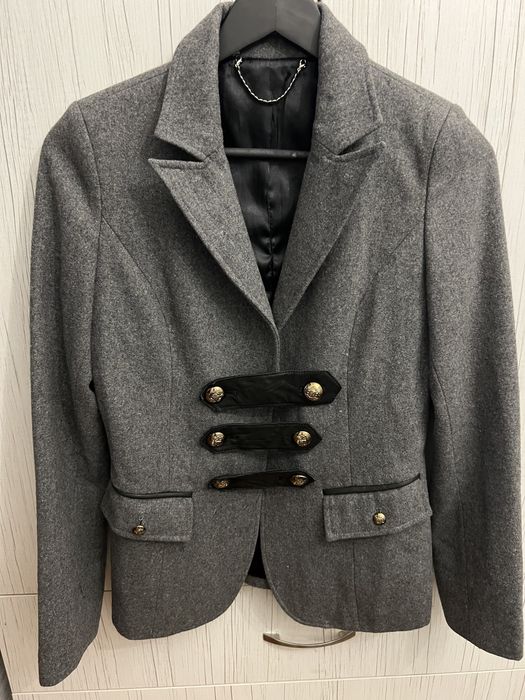 Черно палто на Зара