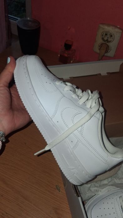 Vând adidasi Nike Air Force 1