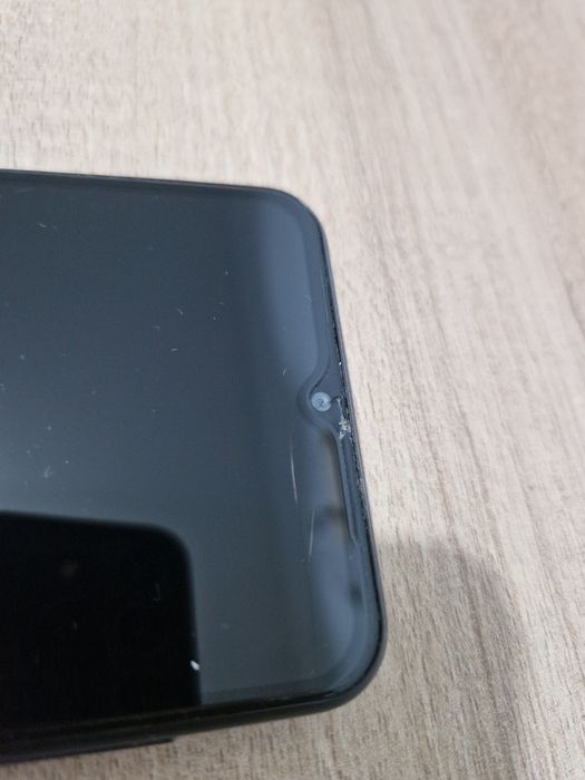 Samsung Galaxy A13 cu husa/ ecran crapat