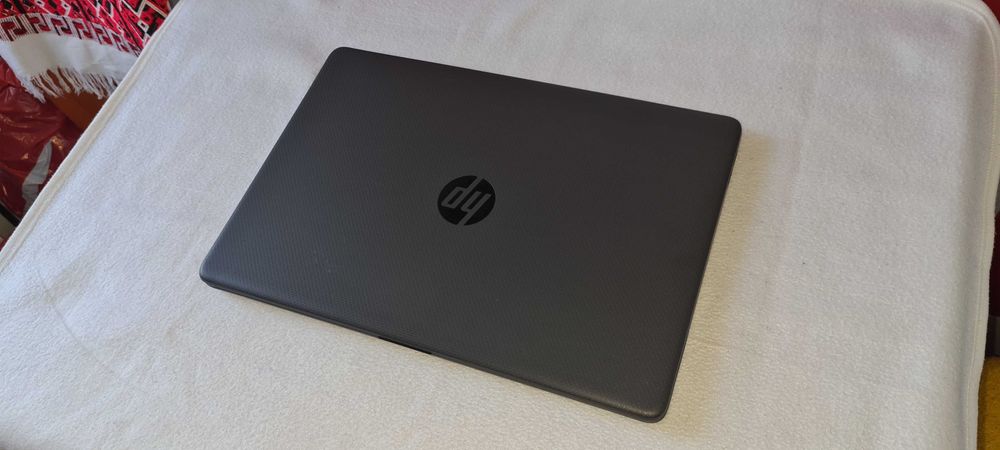 HP ultra slim i3 a-12-a cu 8 gb ram