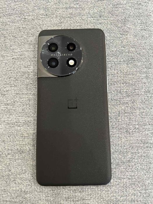 OnePlus 11   16GB/256GB