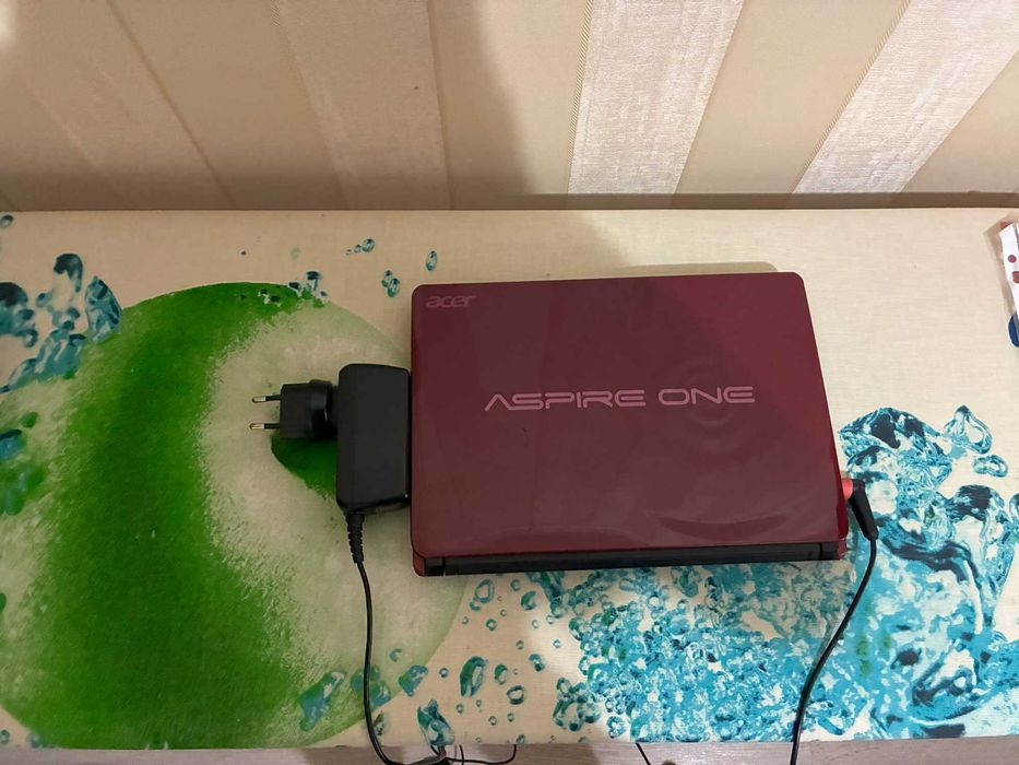 Продам нетбук acer aspire one  D270