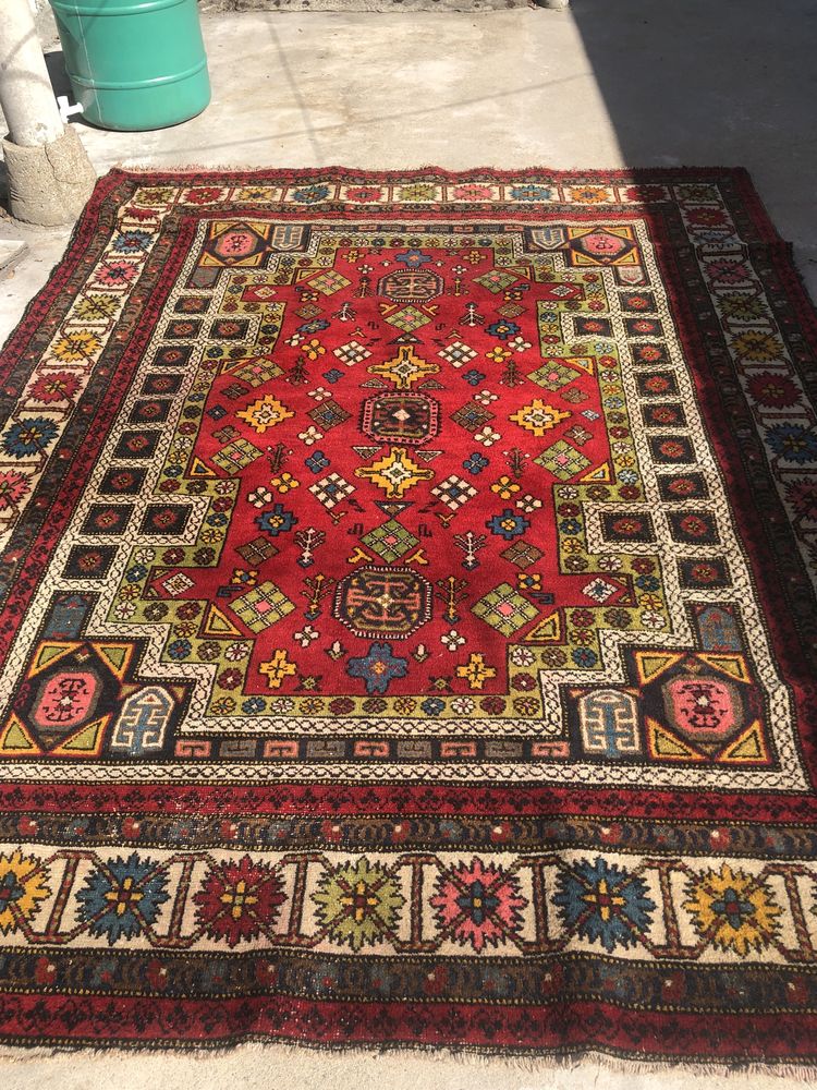 Персийски килим ръчно тъкан