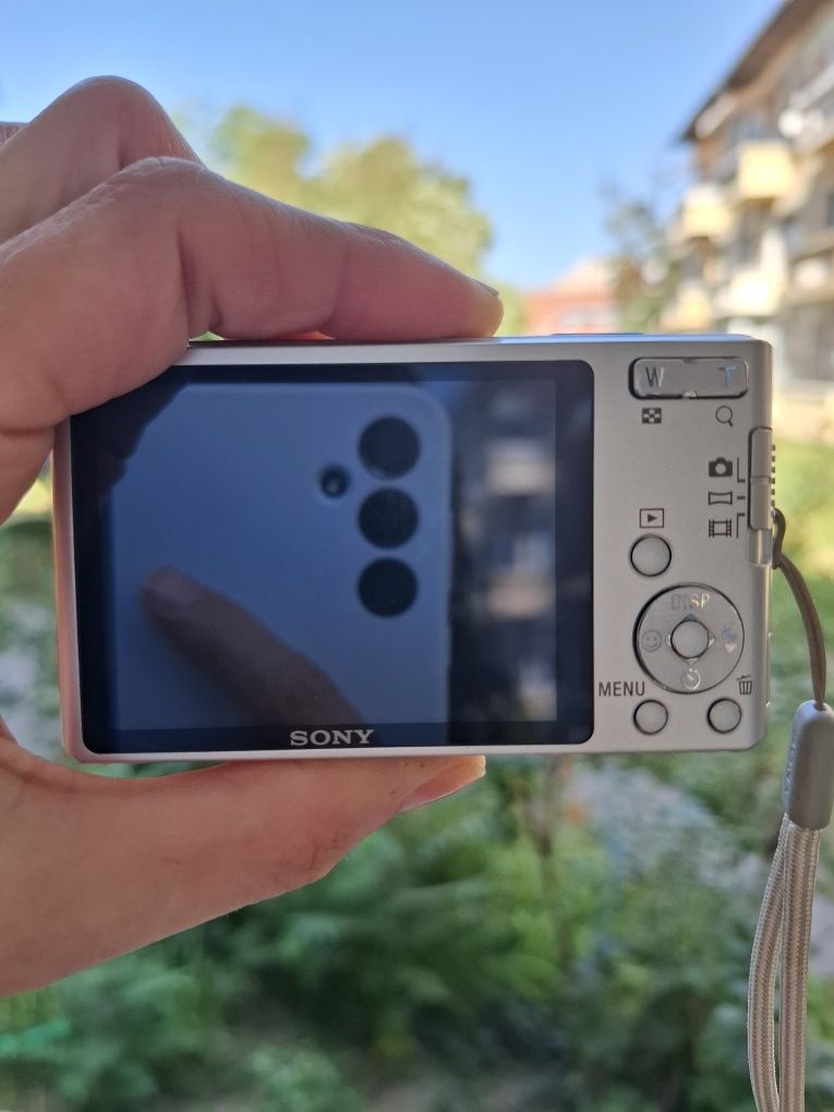 Комплект Компактен дигитален фотоапарат камера SONY Cybershot DSC-W530