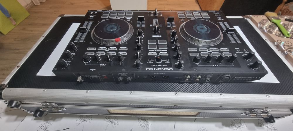 Consola DJ DENON MC 4000 +  cutie transport