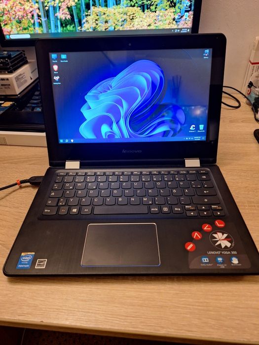 Laptop Lenovo Yoga 300 , 11.6" , 4 GB , HDD 500 GB