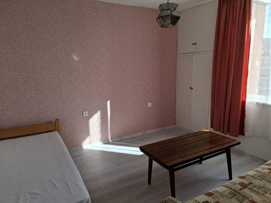 Дава се под наем Тристаен апартамент в Варна, Възраждане 1 - 13 кв.м за 153 € - Снимка #3