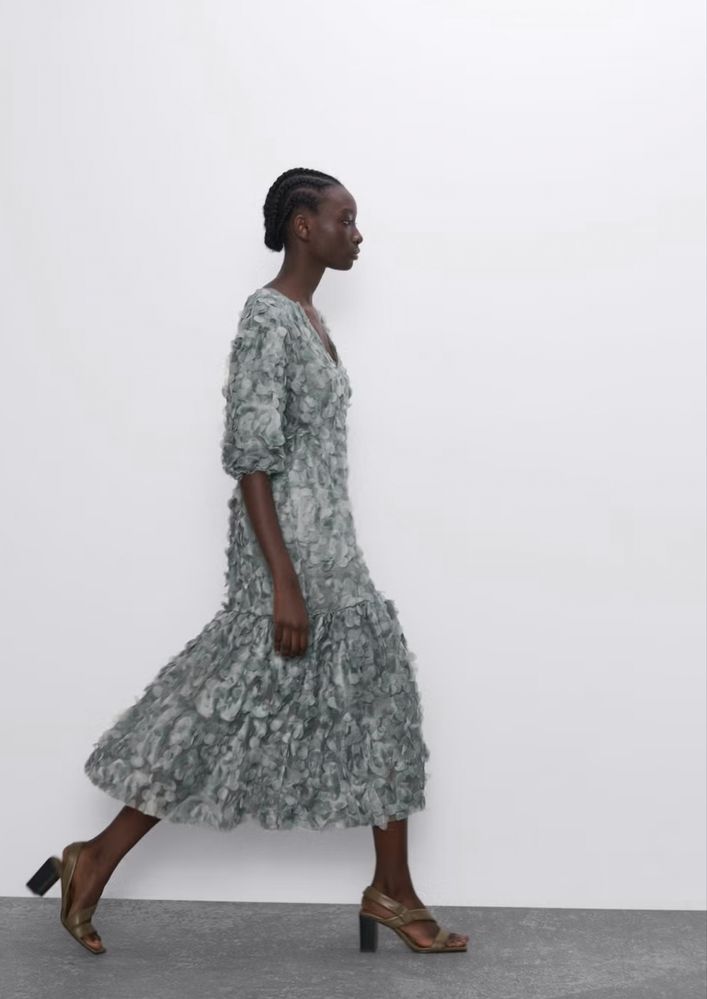 ZARA LIMITED нова рокля с eтикет