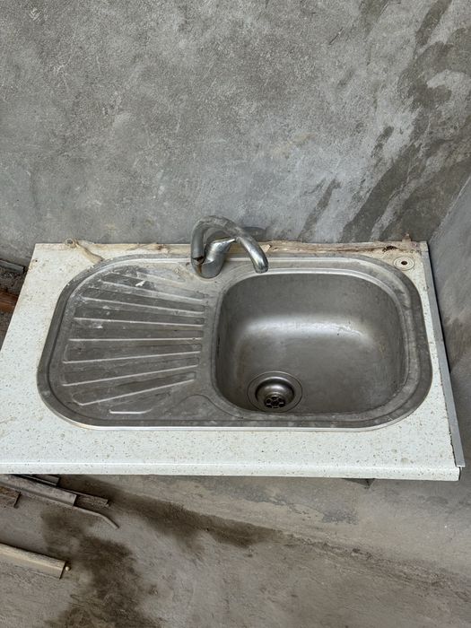 Rakvina sotiladi ishlab turgan