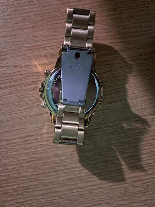 Vând ceas foștilor preț 1000 lei