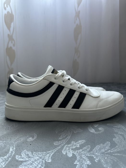 Adidași Adidas originali – stare impecabilă, mărimea 42