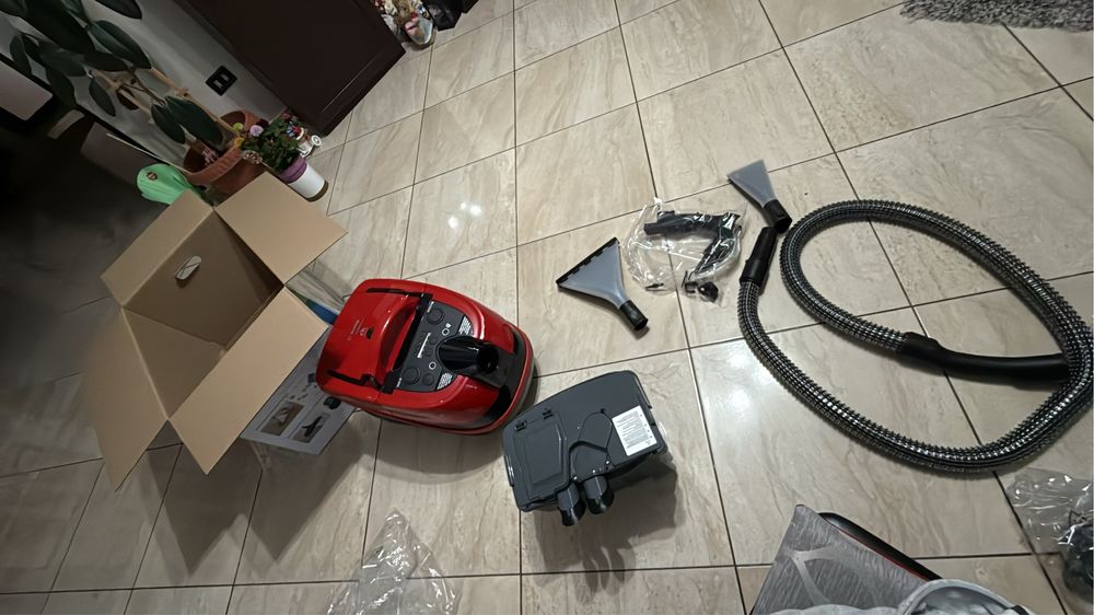 Aspirator BOSCH BWD421PET, 2.5 L, Aqua Wash Clean spalare umed - uscat