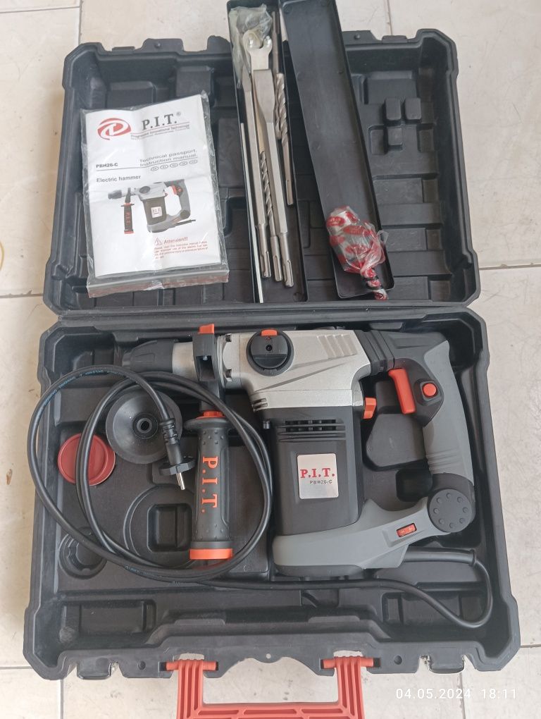 Перфоратор PIT 1050W новый почка