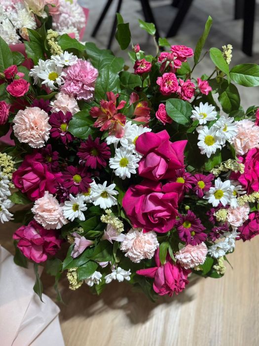 Свежая корзина цветов 15к