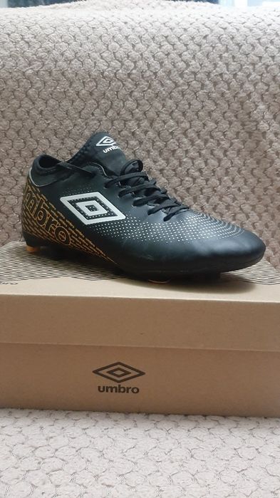 Adidasi fotbal UMBRO