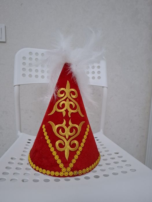 Казахский головной убор "Саукеле"