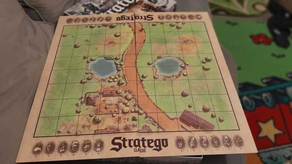 Stratego - joc de societate