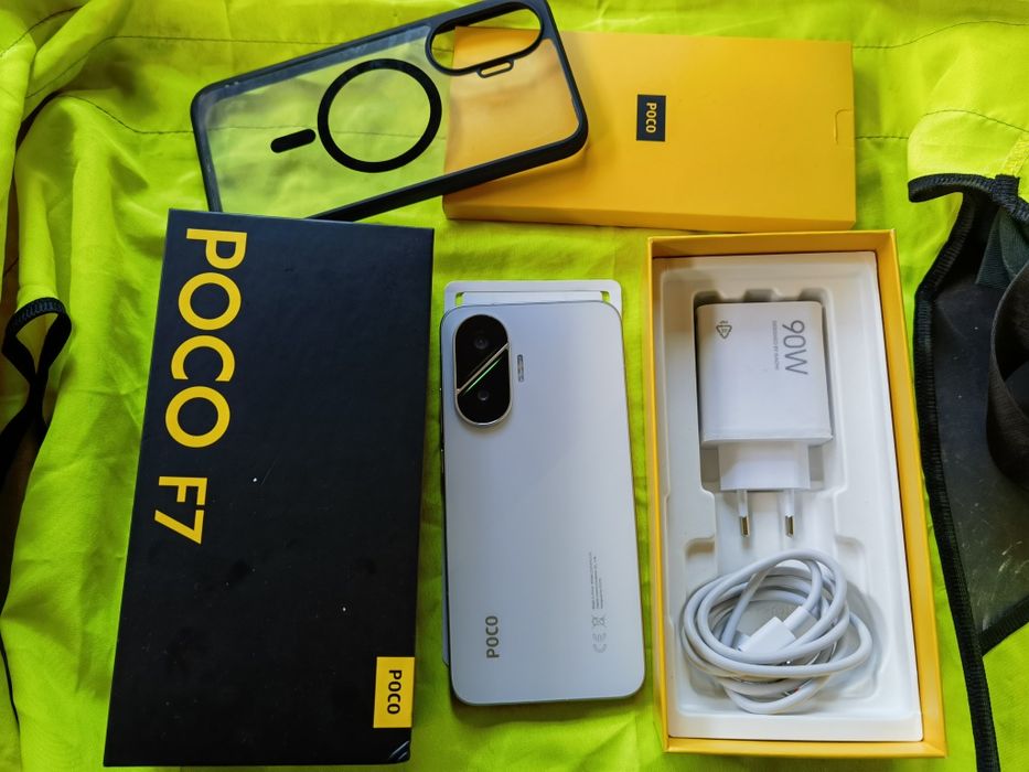 Poco f7/12-512/,перфектен,комплект възможен бартер.