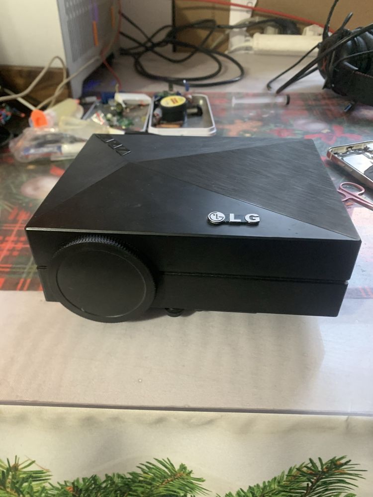 Проектор Lg  lcd
