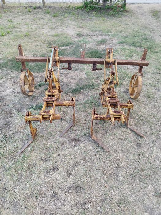 Окопен култиватор за малък трактор