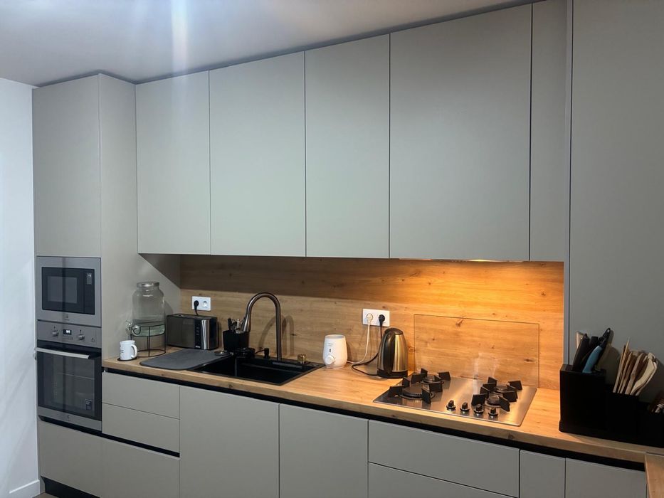 Apartament de vanzare finisat / mobilat