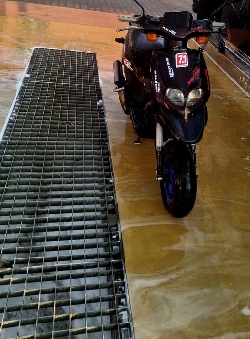 Vând scuter peugeot trekker 70cc