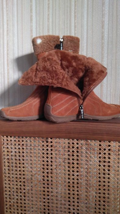 Продам новые зимние замшевые сапоги. Италия.