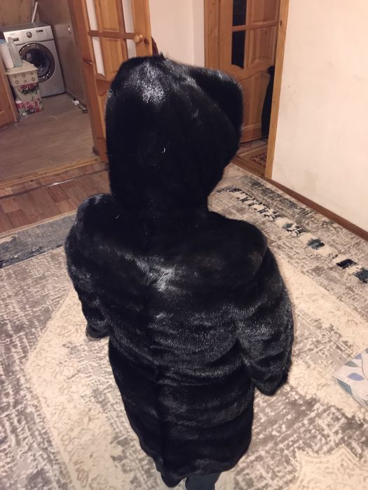 Продом норковую шубу б/у в отличном состоянии