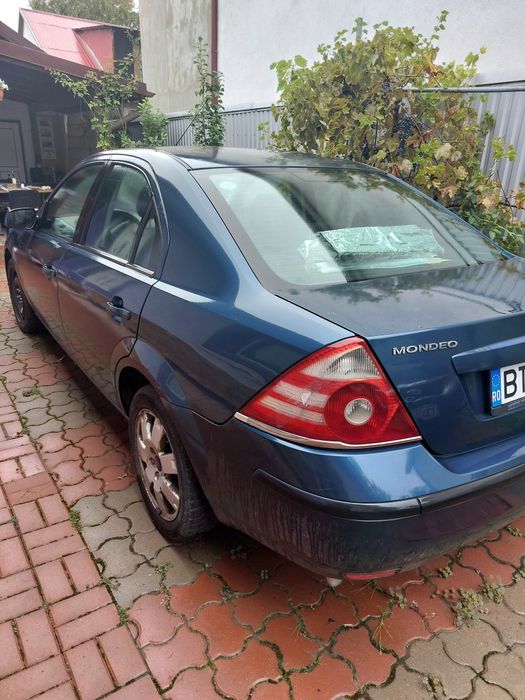 Ford Mondeo 2005, benzină, destinat pentru dezmembrare