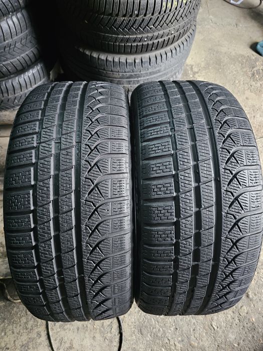 2 anvelope iarna 235 40 19 Pirelli 6mm