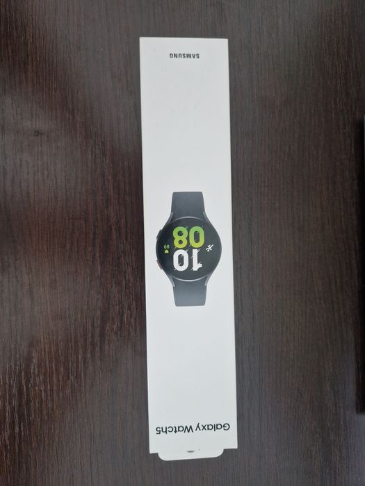 Samsung Galaxy Watch 5 44mm (varianta mai mare)