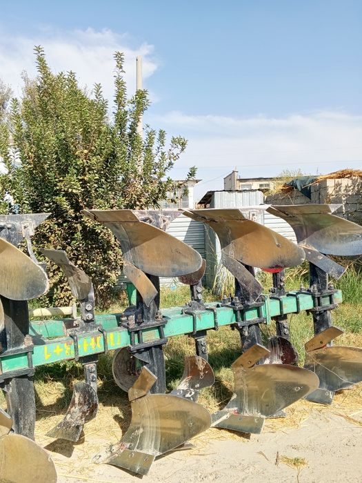 4 корпусли плуг Сотилади Ургенч плуг