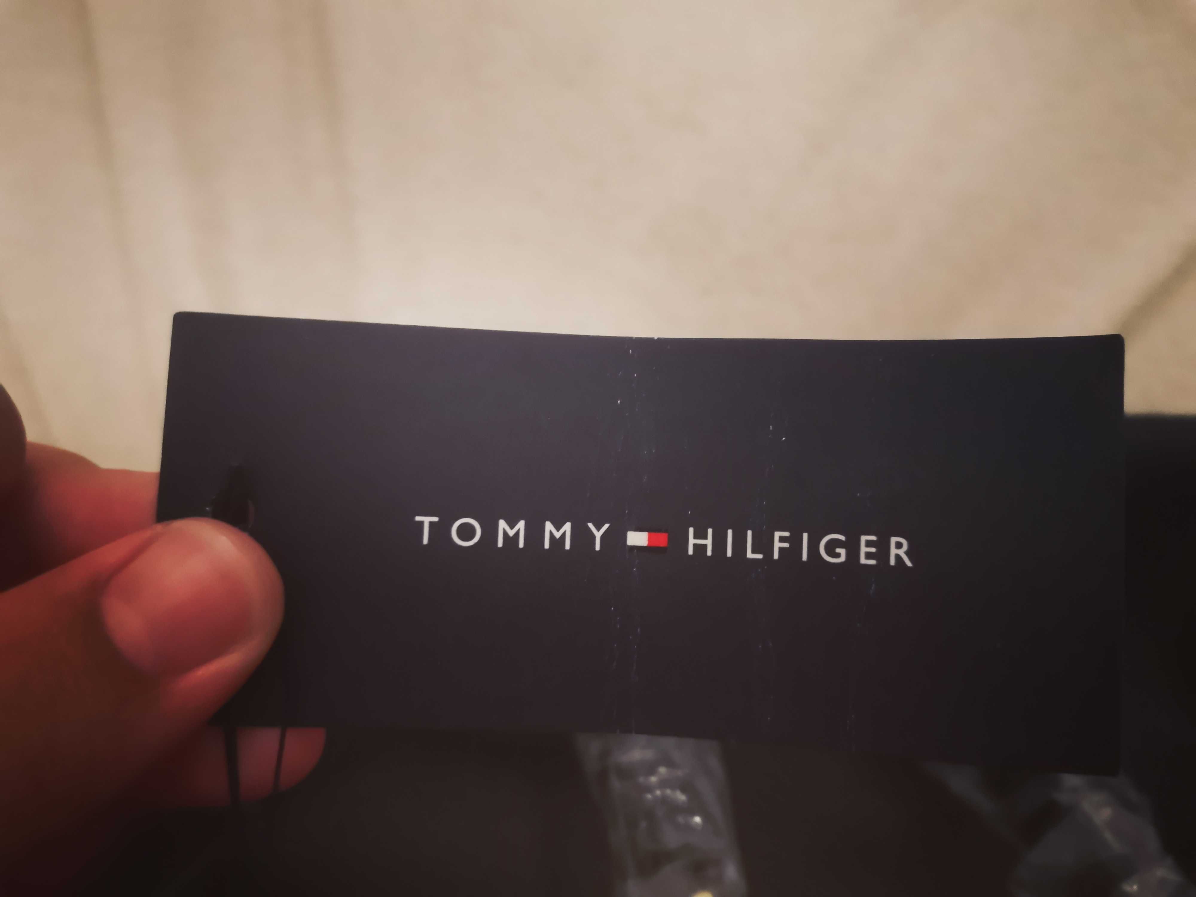 geanta Tommy Hilfiger ne folosita fara semne de uzură ne purtata