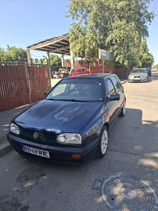 Vând golf 3 ,an de fabricație 1993, 1.8 benzină, in stare bună de func