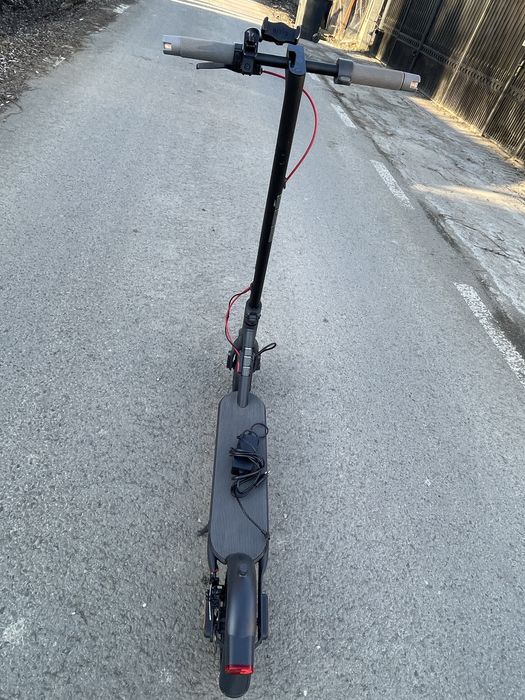 Xiaomi scooter 4/Motor burshless 300w/214 Km/2023