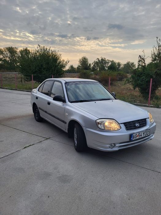 Vând Hyundai Accent