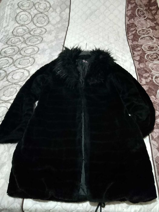 Дамско дълго пухено яке с яка с косъм