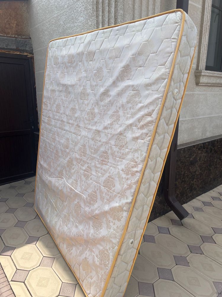 Продам матрас б/у