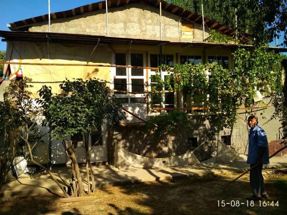 Срочно продается земля с домом Назарбек