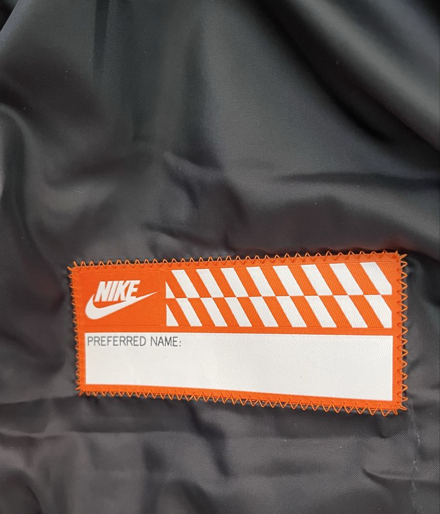 Детско черно яке с качулка Nike чисто ново 128-137 см