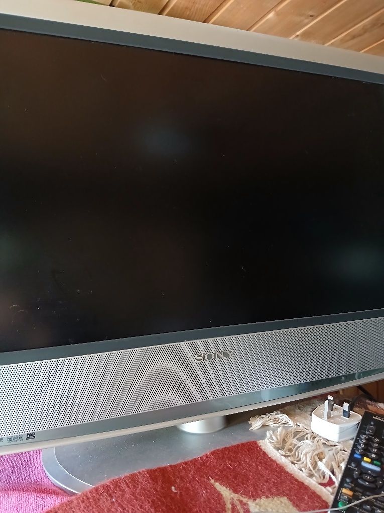 TV Sony bravia, telecomanda absolut noua, sunet placut