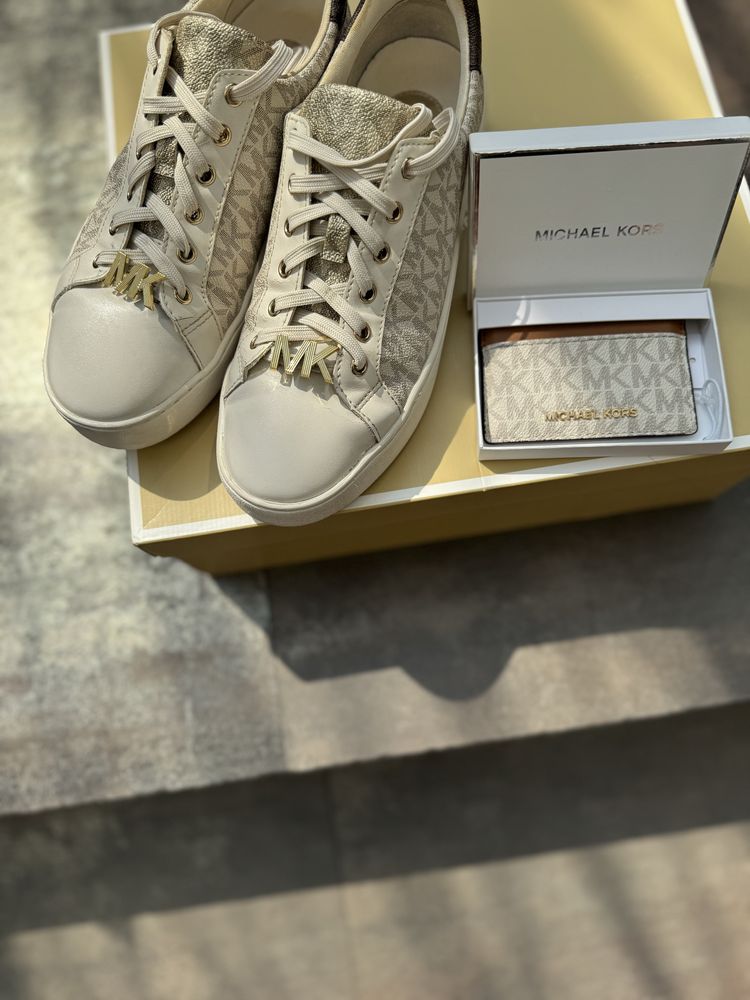 Michael Kors кецове