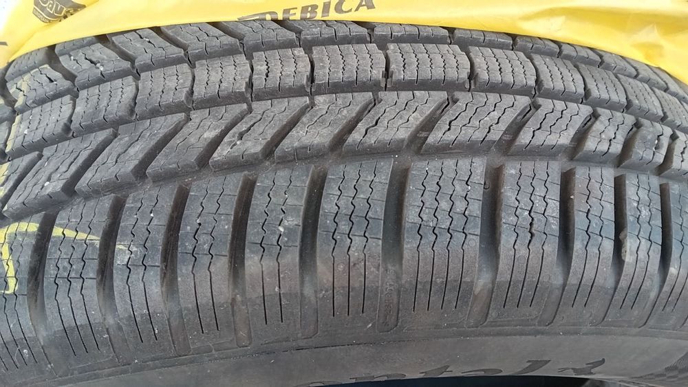Зимни гуми Continental 225/65 R17 H – отлично състояние